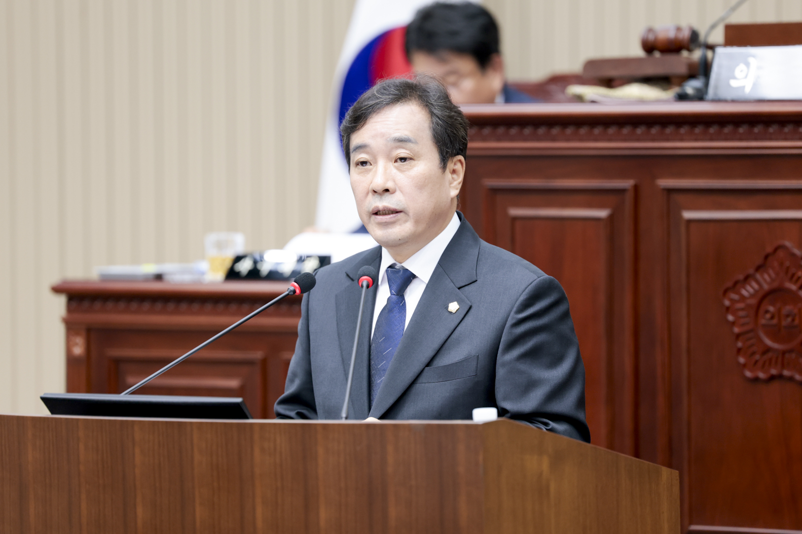 구리시의회 권봉수 의원, 시정질문 - 남은 임기 동안 선택과 집중을 위한 합의 필요 이미지(2)